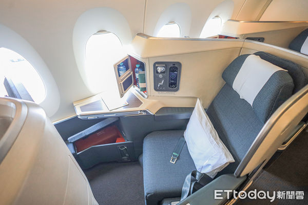 ▲▼國泰航空商務艙。（圖／記者蔡玟君攝）