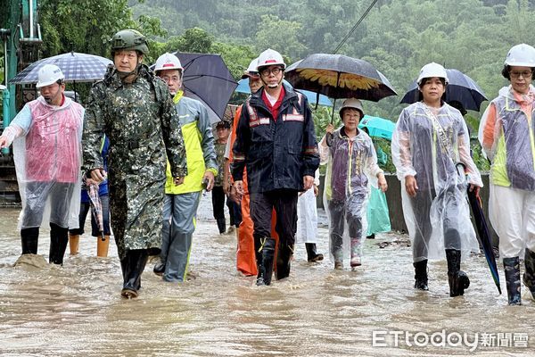 ▲▼高雄市長陳其邁上山勘災。（圖／記者許宥孺翻攝）