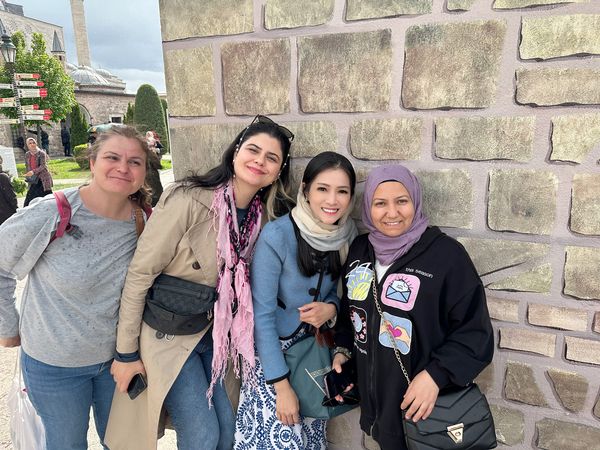 ▲李文儀到土耳其被地方媽媽看上。（圖／三立提供）