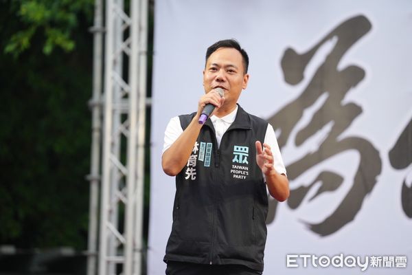 ▲民眾黨主席黃國昌上台演講。（圖／民眾黨屏東縣黨部提供）