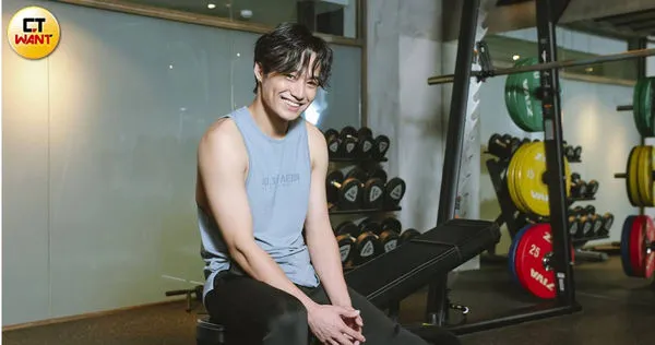 星生代／吳秉辰被劈腿3次轉找砲友取暖　舅舅羅時豐「一舉動」逼出他男兒淚