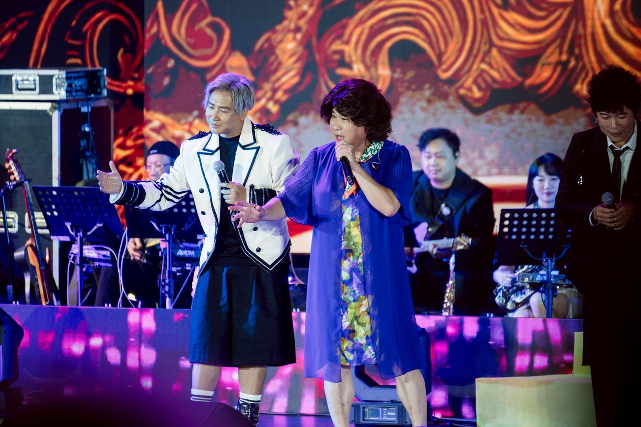 ▲▼胡瓜、洪榮宏出席鑽石舞台之夜演唱會。（圖／萬星傳播提供）