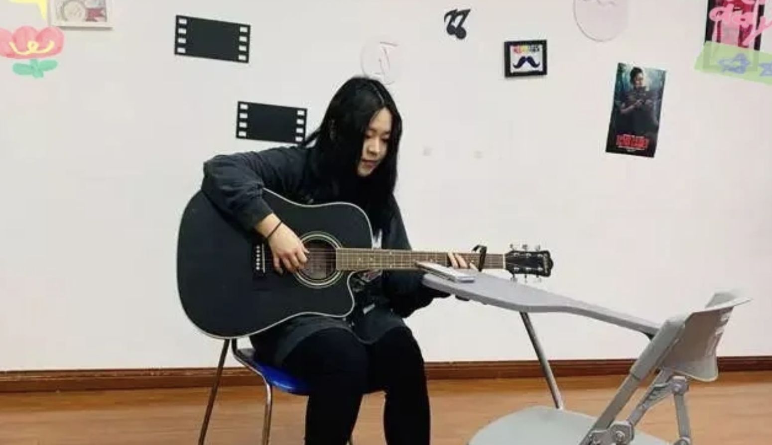 ▲大陸前童星吳煜輝患「美女病」右眼失明。（圖／翻攝微博）