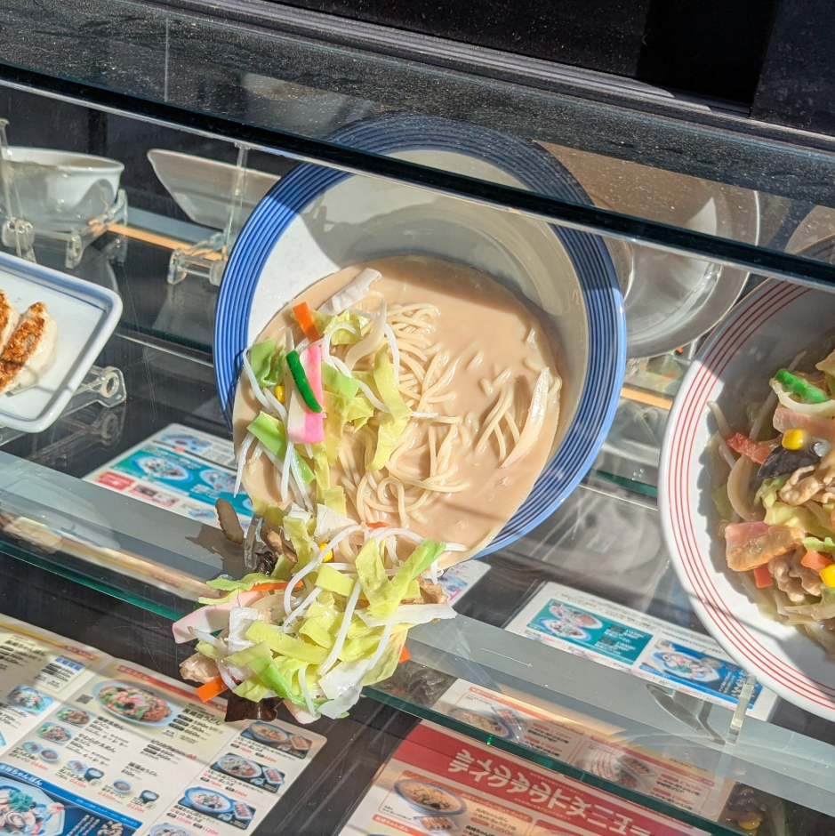 ▲▼日本猛暑多恐怖？　這1物「熱到融化」超悽慘。（圖／翻攝X@tomozh）