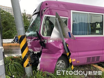 快訊/高雄義大客運撞電桿!擋風玻璃碎成蜘蛛網 駕駛受傷送醫