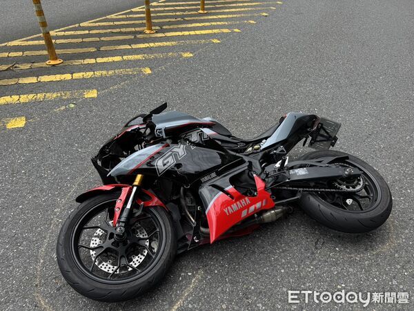 ▲▼北宜公路黃牌自摔後撞對向小客車             。（圖／記者陳以昇翻攝）