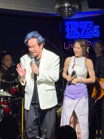 ▲▼吳申梅現場合唱康康掀歌迷尖叫。（圖／吳申梅提供）