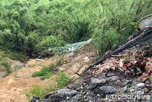 ▲▼台南連日豪大雨，造成柳營等地山區發生土石流。（圖／記者林東良翻攝)