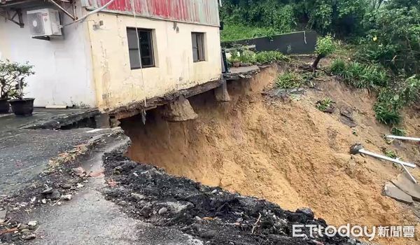 ▲▼台南連日豪大雨，造成柳營等地山區發生土石流。（圖／記者林東良翻攝)