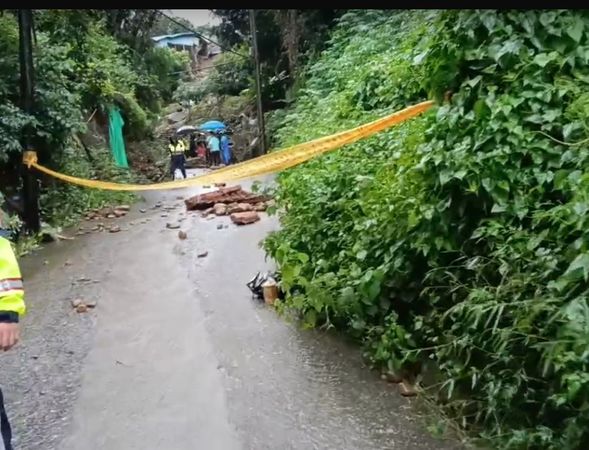 ▲彰化湖水里吳家古厝百年石階驚現滾滾泥流。（圖／翻攝自員林人大小事）