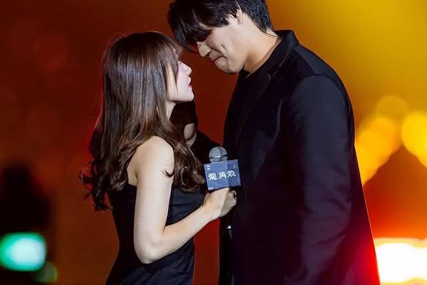 ▲鄭浩均與Passion Sisters成員小迪甜蜜合唱。（圖／取自鄭浩均IG）