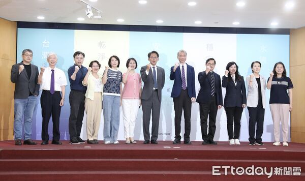 ▲▼民眾黨舉辦核三延役公投 正聲亮 同意 更好的台灣 記者會 葉宗洸 童子賢 黃國昌 翁曉玲 黃士修。（圖／記者屠惠剛攝）