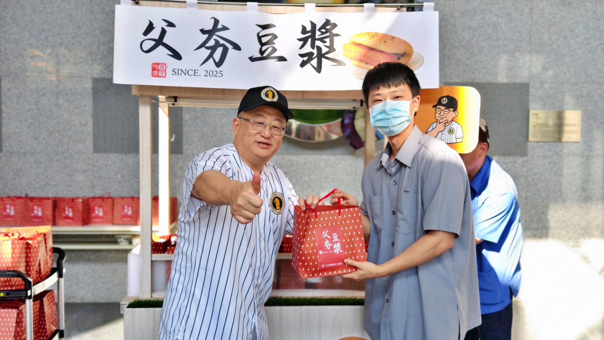 ▲保六總隊父親節超暖心。（圖／記者郭世賢翻攝）