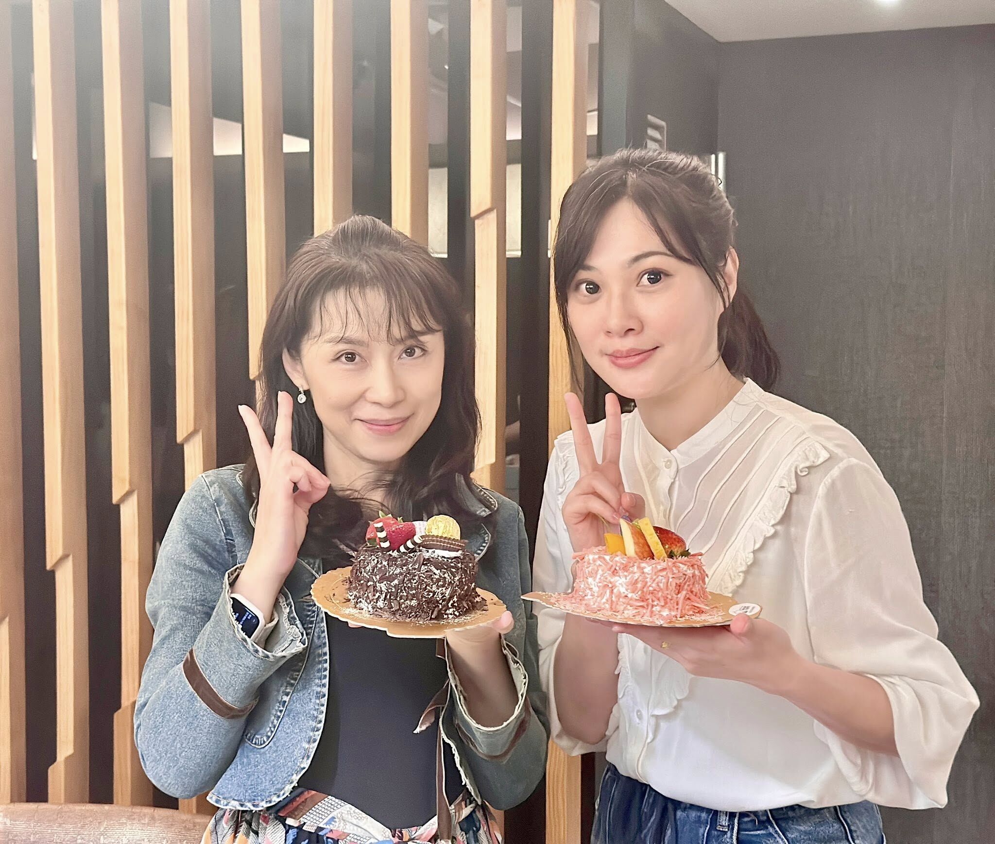 資深玉女歌手周子寒與熊家婕合照。（圖／翻攝自Facebook／周子寒）