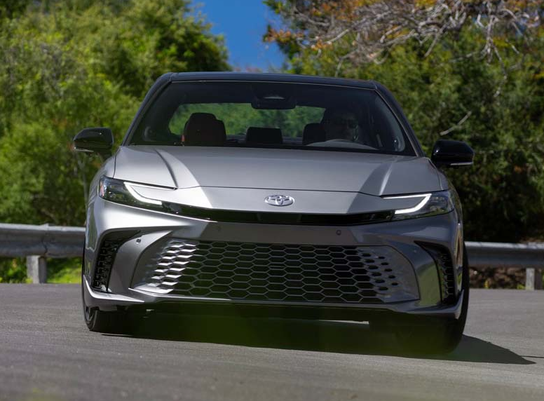 ▲儘管休旅車SUV當道！TOYOTA原廠承諾不會放棄房車市場。（圖／翻攝自TOYOTA）