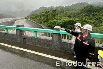 「直逼莫拉克」豪雨重創高雄山區　陳其邁向中央求援：重建需40億