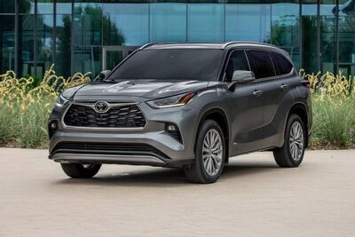 TOYOTA「新一代放大版RAV4」最快今年見！轉型電氣化提供油電、電動版