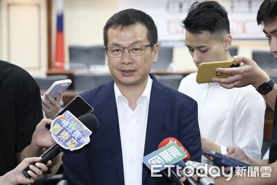 普發1萬現金政院擬「排富」? 羅智強:黨團大會討論