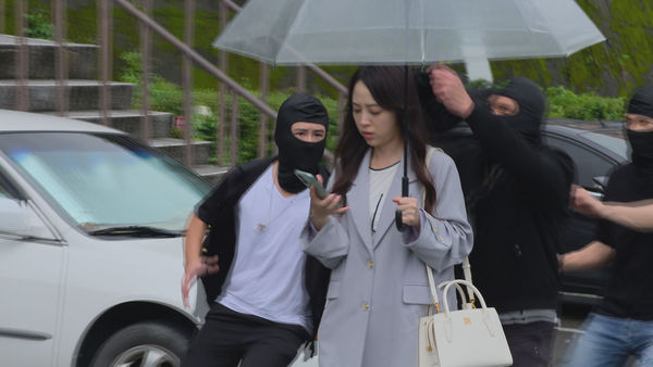 ▲林筳諭為《好運來》拍綁架戲，在車廂恐慌發作。（圖／民視提供）