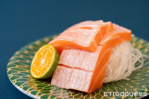 ▲極上鮭肚盛。（圖／爭鮮提供）