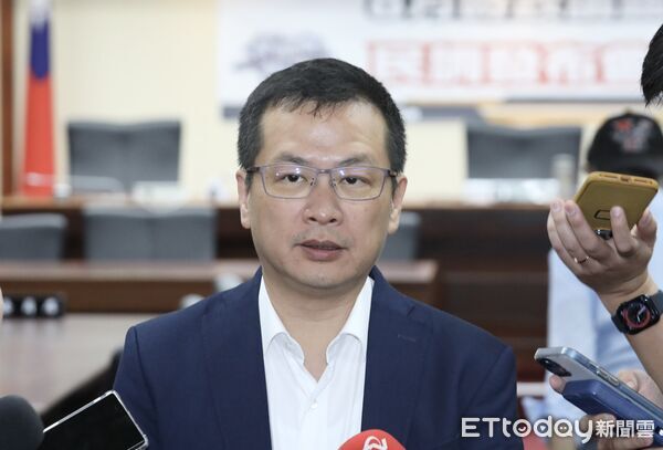 ▲▼羅智強 聯訪  納粹標誌 德國在台協會等時事回應。（圖／記者屠惠剛攝）