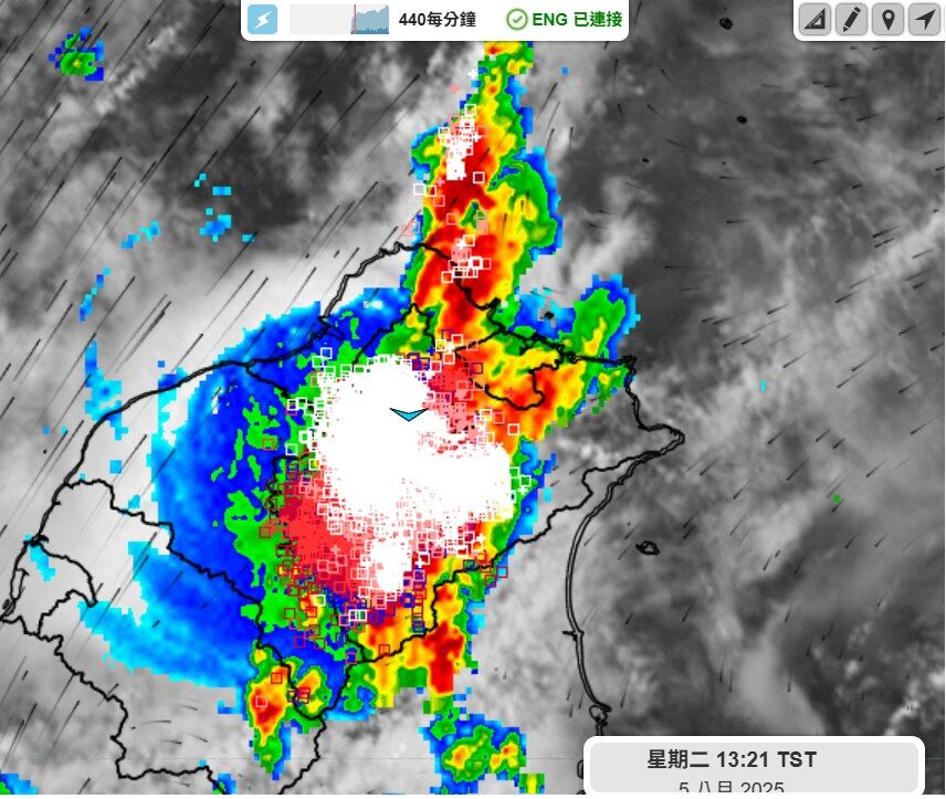 ▲▼打雷。（圖／翻攝自Facebook／天氣職人-吳聖宇）