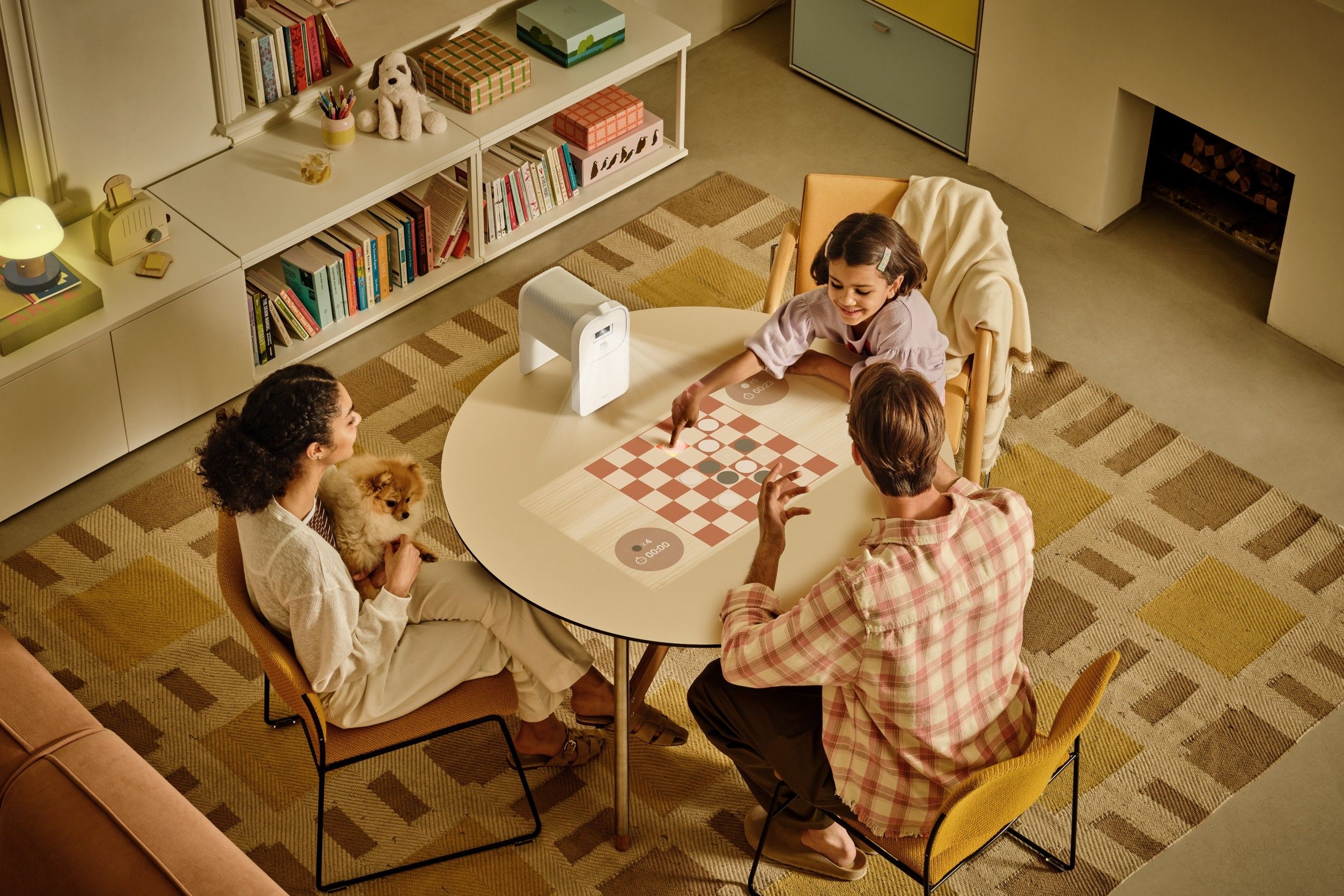 ▲三星近期推出旗下「觸控投影機」The Premiere 5，可支援觸控操作是最大亮點。（圖／品牌提供）