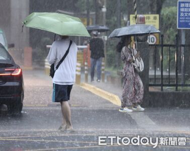 快訊/國家警報響!大雷雨轟7縣市 嘉南防暴雨