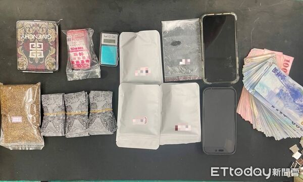 ▲台南刑大查扣大批毒品與證物，成功瓦解12人詐騙集團。（記者林東良翻攝，下同）