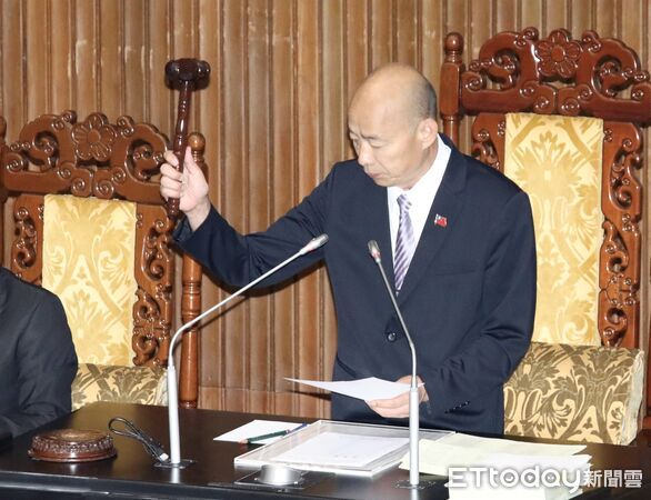 ▲▼貨物稅條例部分條文修正草案 農業保險法部分條文修正草案 三讀 敲槌 韓國瑜 立法院院會 。（圖／記者屠惠剛攝）