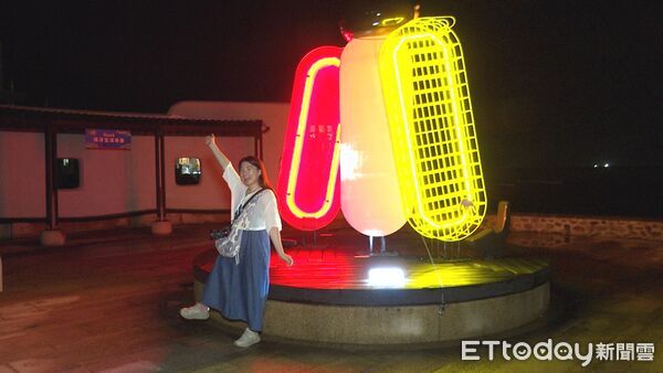 ▲北海岸盛夏夜！火舞 x 光雕 x 永續　2025「北海潮與火」炫目金山▼             。（圖／記者鄭遠龍攝）