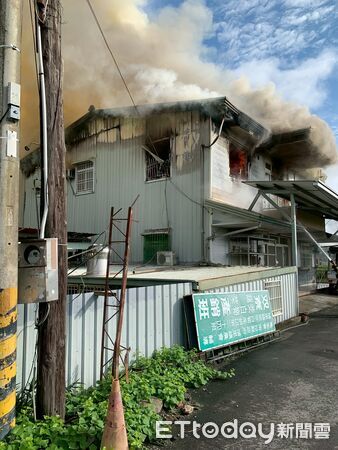 ▲埔里鎮雙吉路今天早上發生住宅火警。（圖／記者高堂堯翻攝）