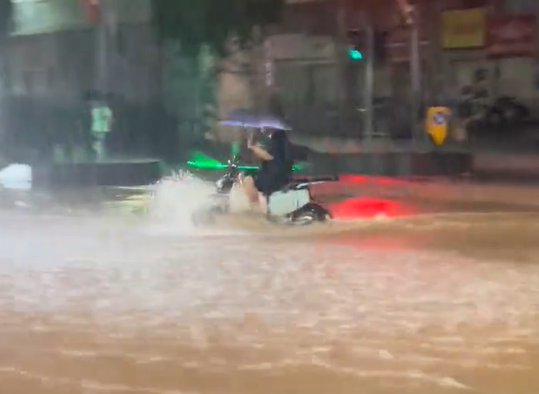 ▲▼深圳洪水災情。（圖／翻攝自微博）