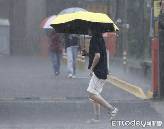 快訊／大雷雨炸2縣市　警戒範圍曝