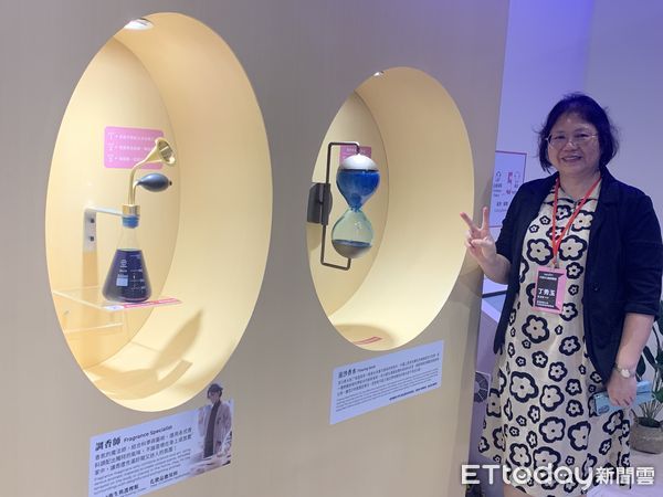 ▲嘉南藥理大學粧品系師生參與科工館展覽，以「流沙香水」展現香氛藝術與技術融合。（記者林東良翻攝，下同）