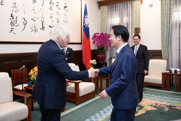 ▲▼前英國首相強生入總統府與總統賴清德會晤。（圖／總統府提供）