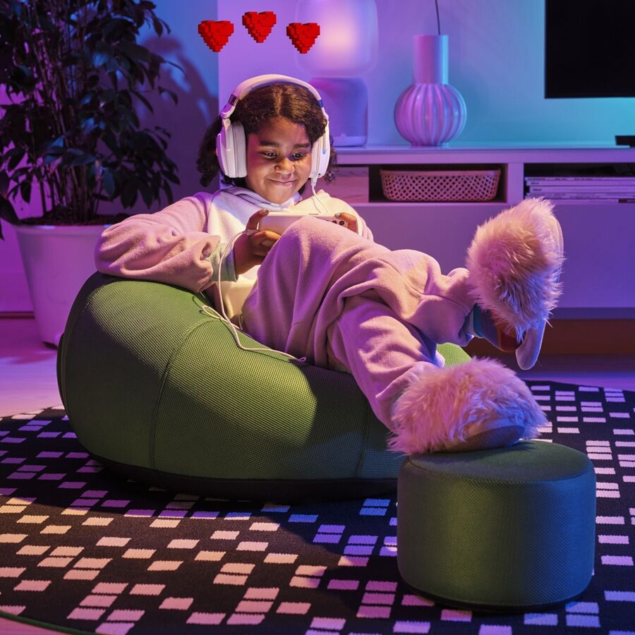 ▲IKEA BR&Auml;NNBOLL充氣躺椅。（圖／品牌提供）