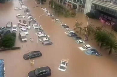 ▲▼廣東多地洪災，道路如滾滾黃河。（圖／翻攝自微博）