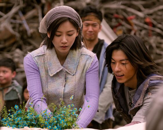▲許光漢（右）與袁澧林在《他年她日》談跨時空愛戀。（圖／甲上娛樂提供）