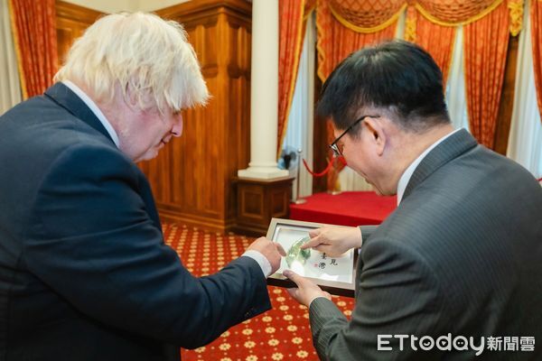 ▲▼外交部長林佳龍午宴歡迎前英國首相強生。（圖／翻攝自Facebook／林佳龍）