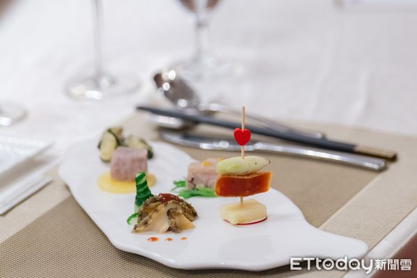 ▲▼外交部長林佳龍午宴歡迎前英國首相強生。（圖／翻攝自Facebook／林佳龍）