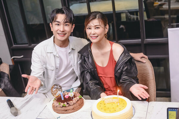 ▲陳謙文準備慶生蛋糕，並恭喜方馨實現開演唱會願望。（圖／葡萄長文創工作室）