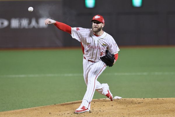 ▲朱育賢、鋼龍。（圖／味全龍提供）