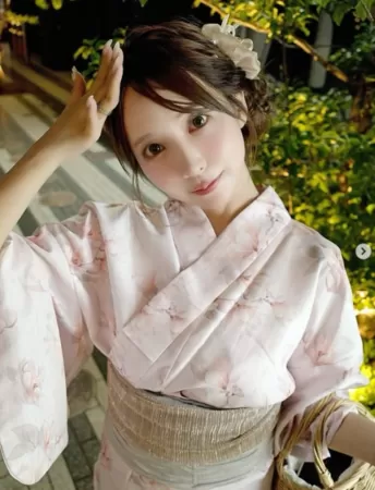 ▲三上悠亞最近連續捲入事件，蒼井空發聲。（圖／翻攝自三上悠亞、蒼井空IG）