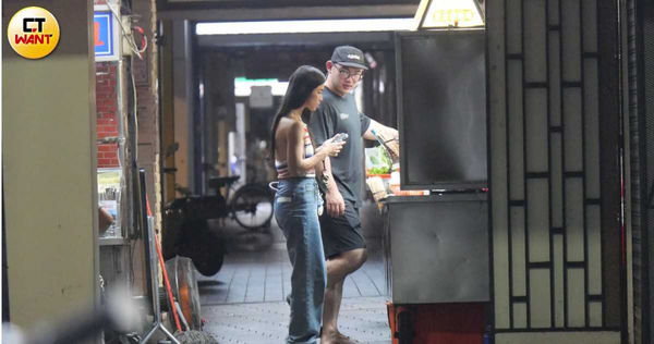 貼身指導擦愛火1／林芯儀戀上健身教練　深夜私會「嘟嘴索吻」親密互動曝光