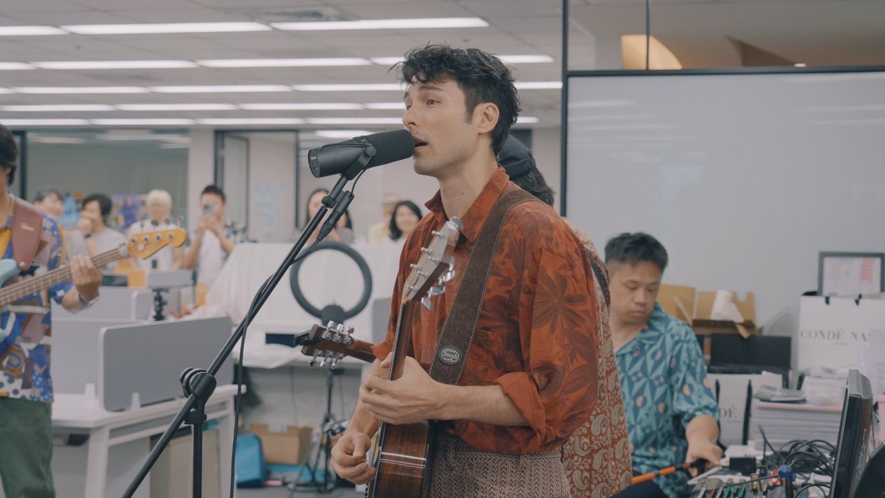 ▲▼鳳小岳與壓克力柿子特地快閃辦公室。（圖／硬柿子工作室提供）