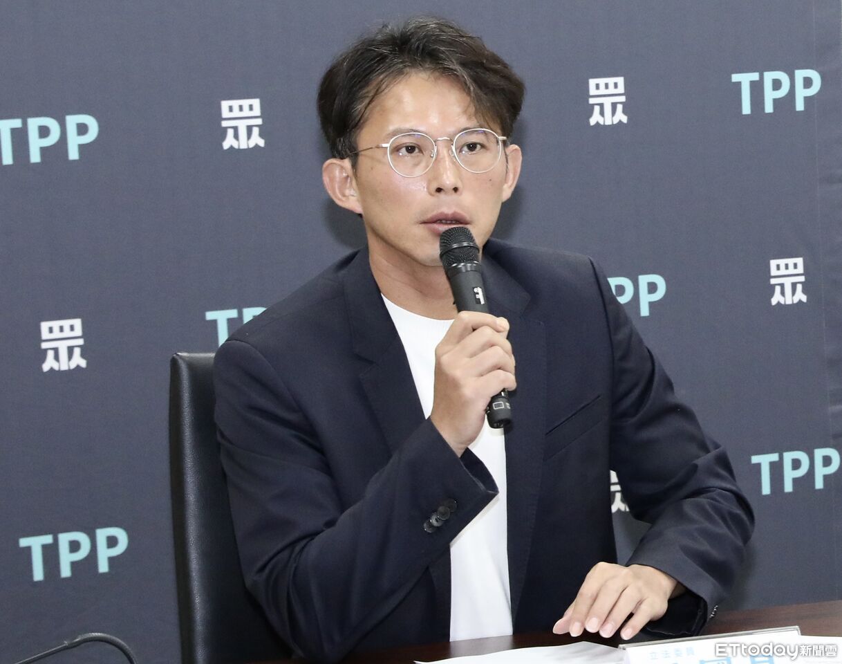 川普上任美國優先兌現選前承諾　黃國昌感慨：賴清德「一片蒼白」