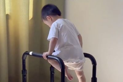 浙江3歲男童擁體操驚人天賦　穿尿布上陣...單雙槓吊環都難不倒