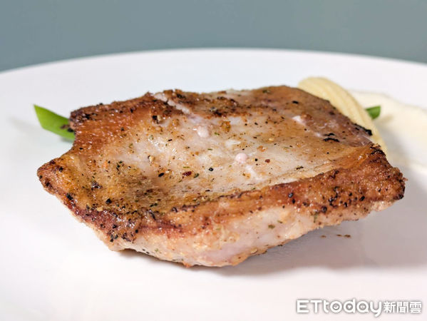 ▲5盎司現煎牛排無限享用　林口喜來登Buffet周末晚餐限定。（圖／記者黃士原攝）