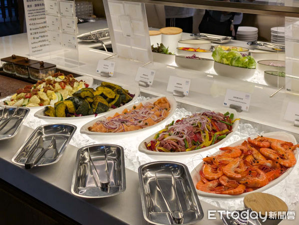 ▲5盎司現煎牛排無限享用　林口喜來登Buffet周末晚餐限定。（圖／記者黃士原攝）